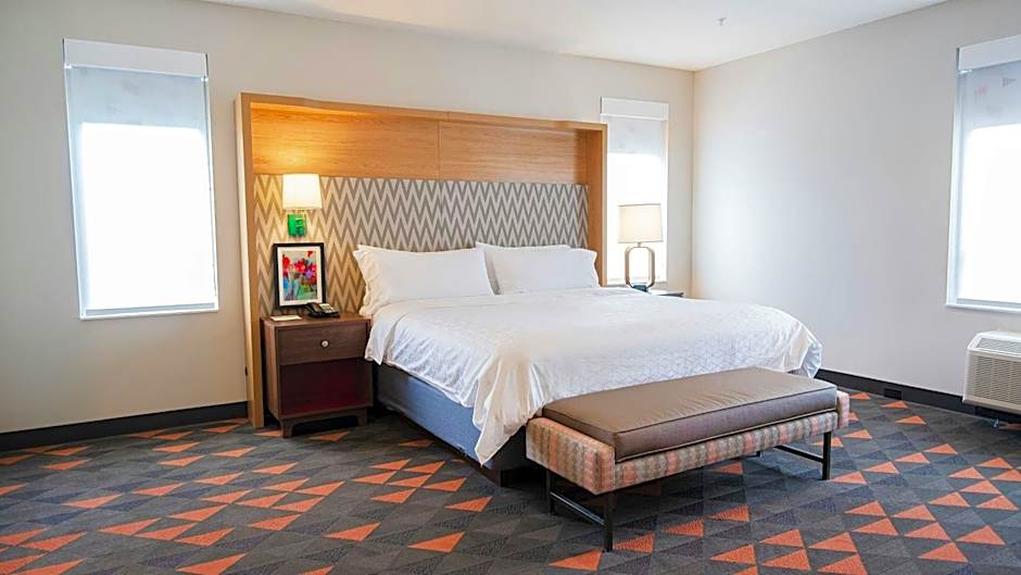 Holiday Inn & Suites Philadelphia W - Drexel Hill by IHG