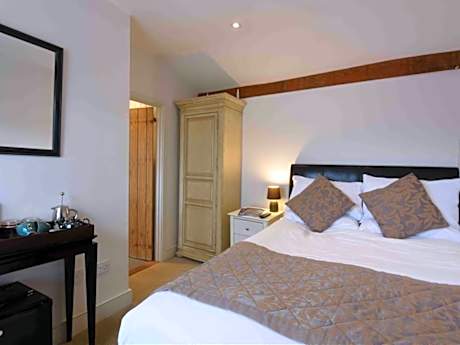 Double room-Economy-Ensuite with Bath-Garden View-THOMAS CAMELL