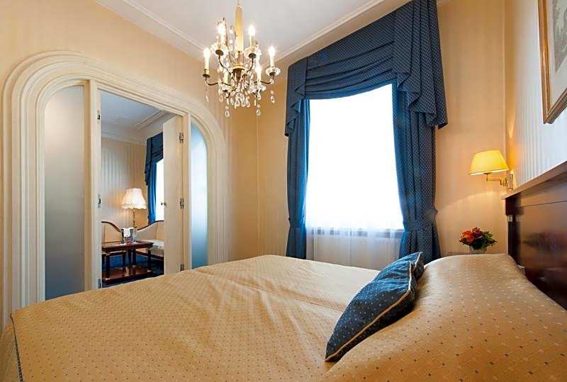 Hotel Ambassador