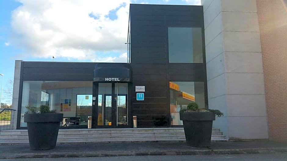 Puerta de Santillana