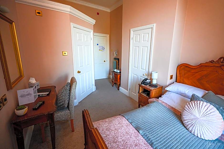 Photo 1 of 5 of Cozy Double Room