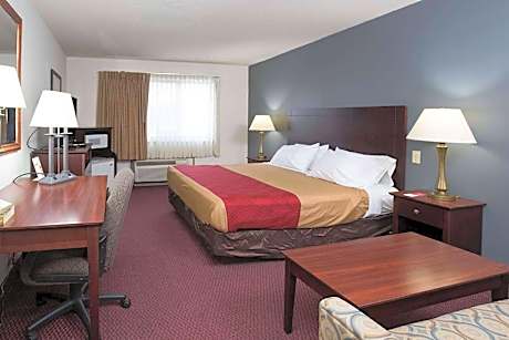 1 King Bed Non-Smoking