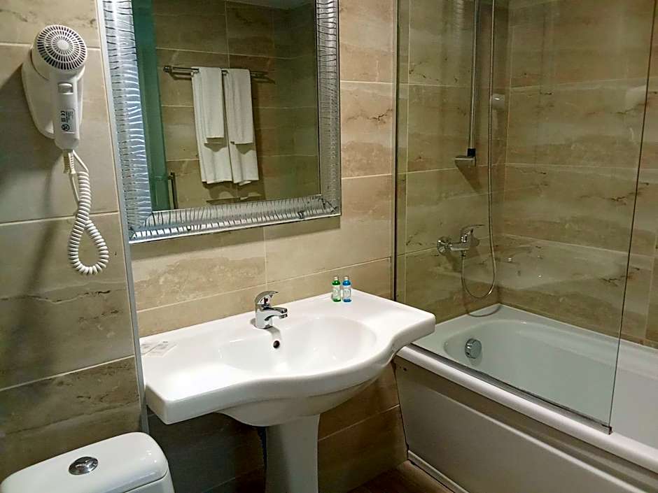 Alekta Hotel - Free Parking