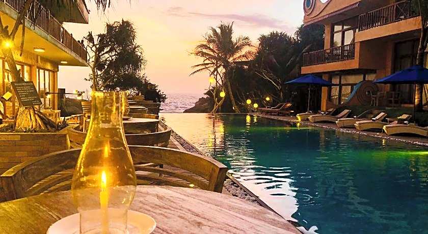 Thaproban Pavilion Waves Unawatuna