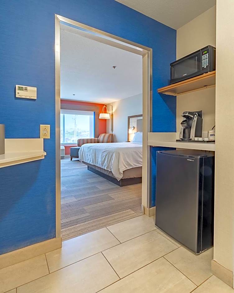 Holiday Inn Express & Suites - Marion By IHG