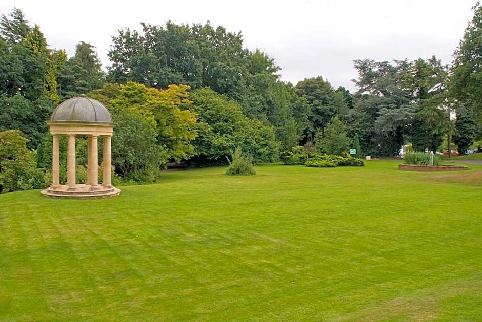 Britannia Royal Court Hotel