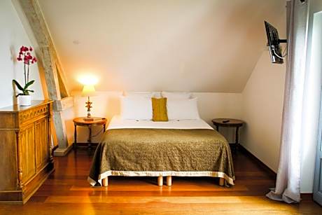 Family Room with Lake View