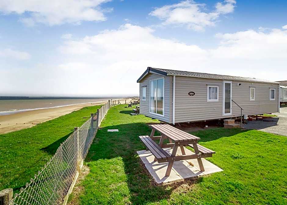 Castaways Holiday Park