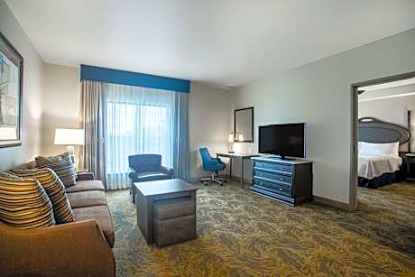 King Suite with Roll-In Shower - Non Smoking