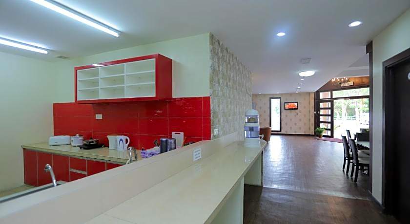 JAM Hotel Kota Warisan Near ERL Salak Tinggi Sepang