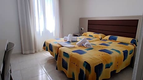 Economy Twin Room (No Balcony)