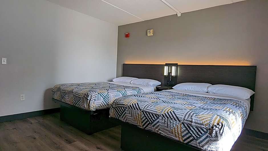 Motel 6-Leominster, MA