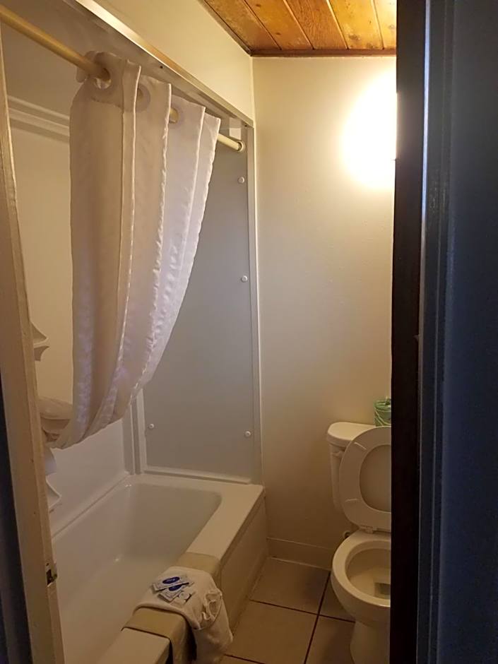 Budget Host Melody Lane