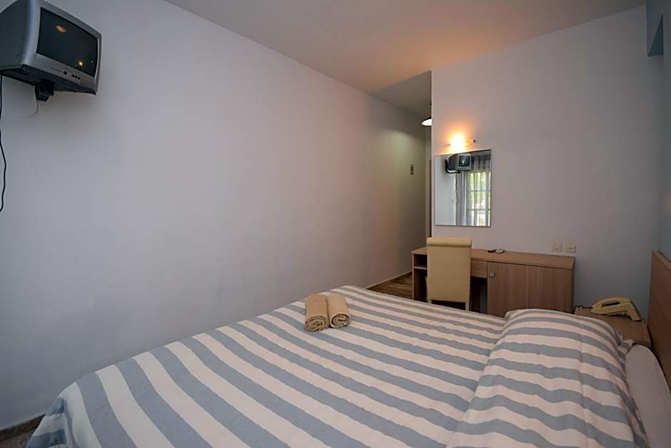 Photo 1 of 11 of Standard 1 Double Bed or 2 Beds