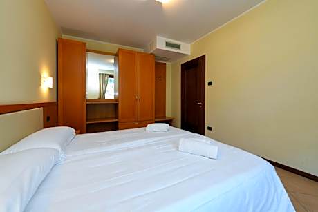 Family Room with Mountain View