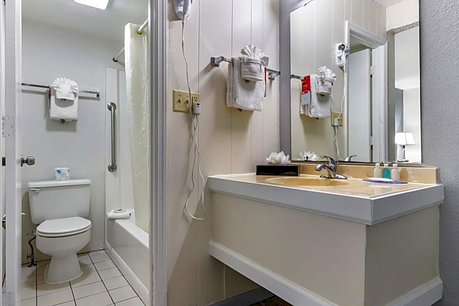 Econo Lodge Conway Central