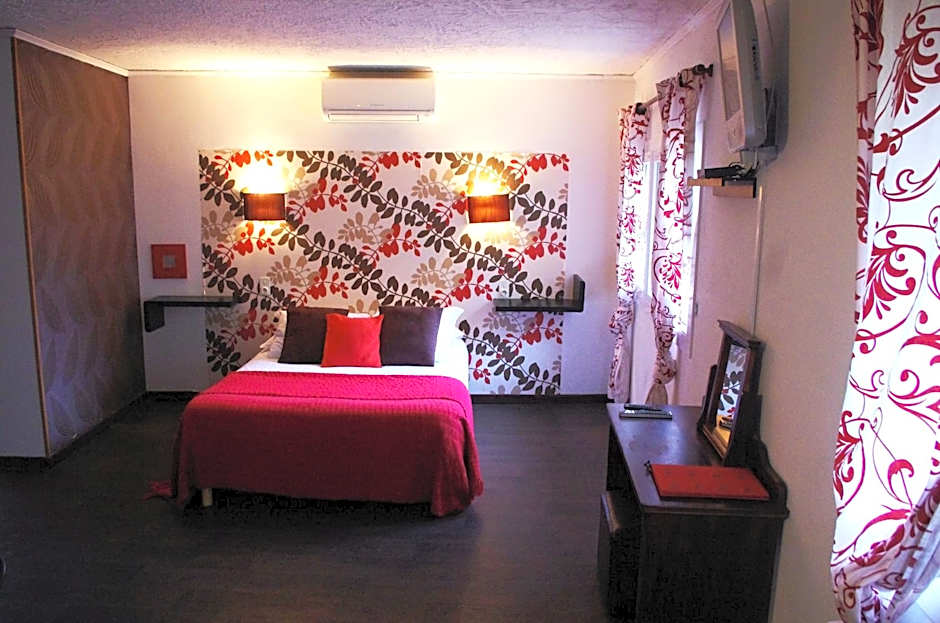 HOTEL 3 étoiles NN "LOU CIGALOUN"