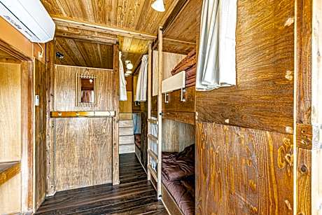 Bunk Bed in Mixed Dormitory Room
