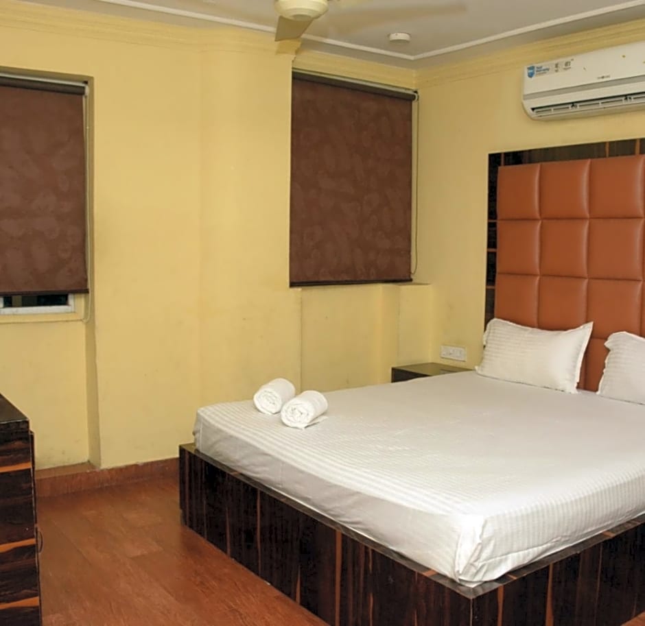 Plaza Kolkata By WB Hotels