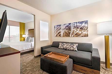 King Suite with Sofa Bed and Adapted Tub - Mobility Accessible