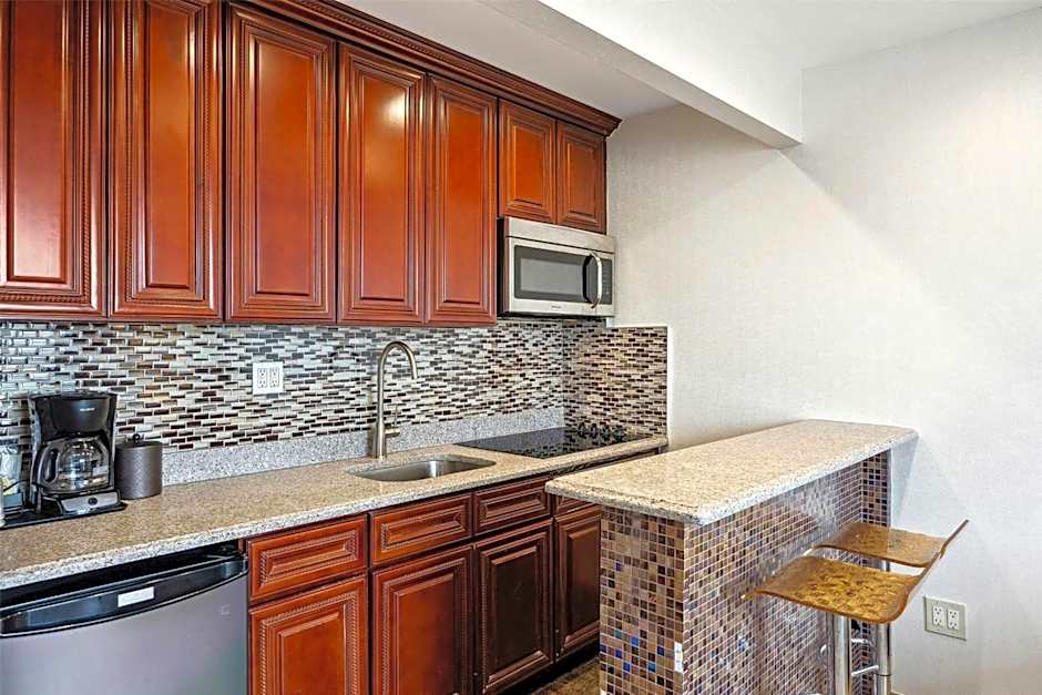 Ramada by Wyndham Flushing Queens