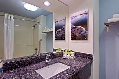 Holiday Inn Express Hotel & Suites Clearwater North/Dunedin By IHG