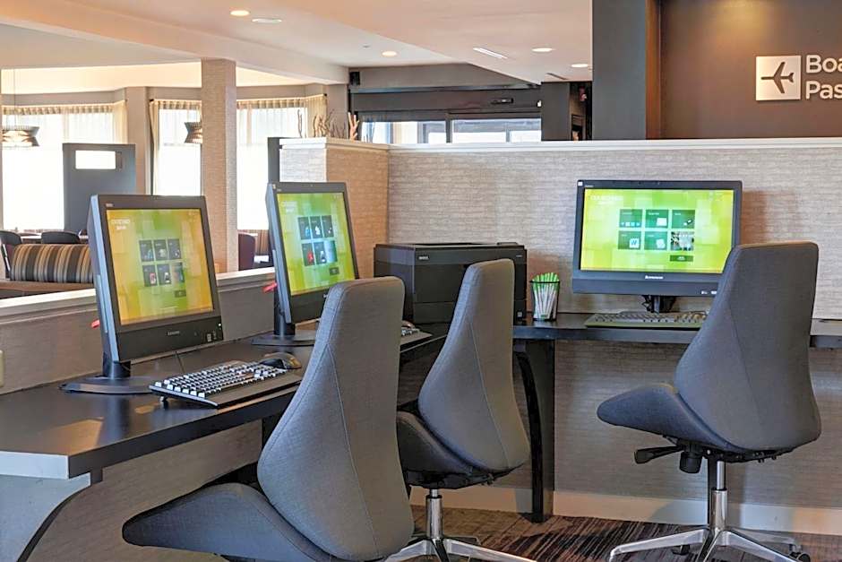 Courtyard by Marriott Louisville East