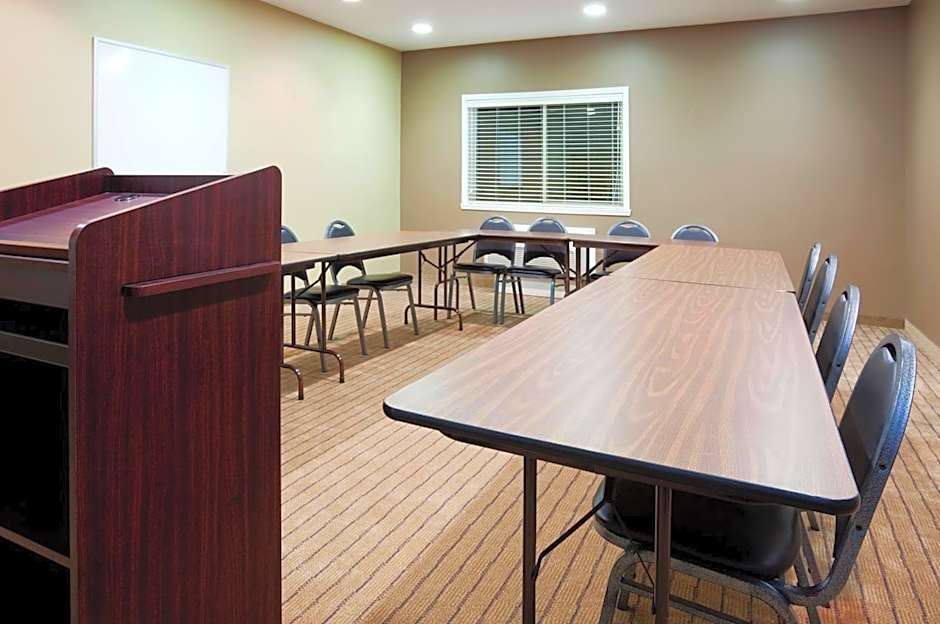 Holiday Inn Express Devils Lake By IHG