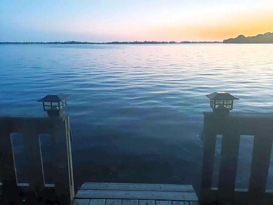 West Lake Waterfront Swimming - Free Pontoon Boat!