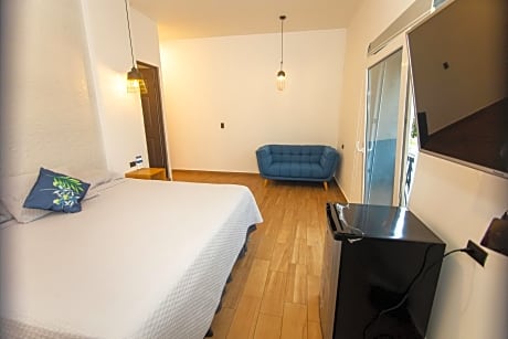 Romantic Room (1 King Bed)