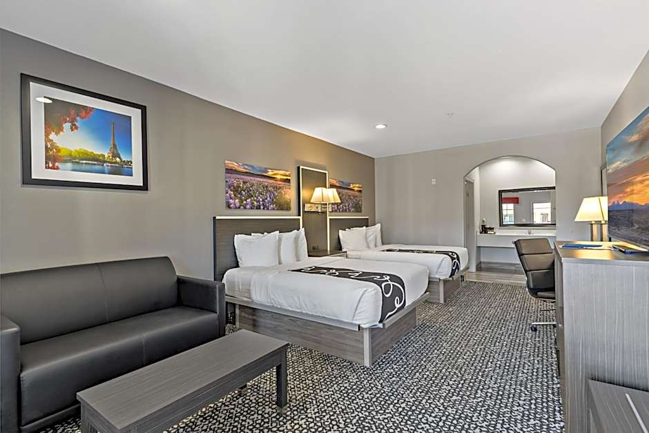Paris Inn & Suites