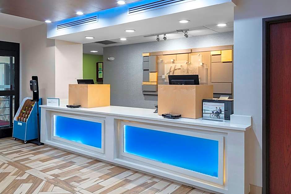HOLIDAY INN EXPRESS & SUITES ROANOKE RAPIDS By IHG