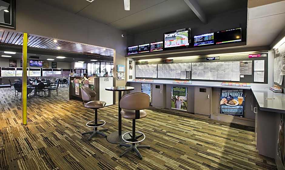 Nightcap at Morwell Hotel