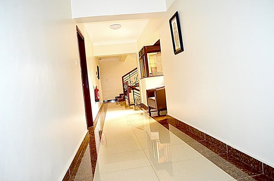 Marie's Royale Hotel