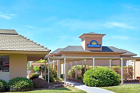 Days Inn by Wyndham Charlotte/Woodlawn Near Carowinds