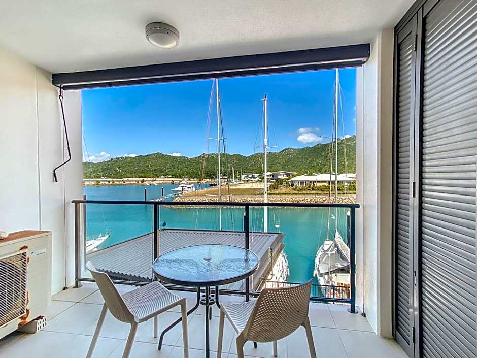 Blue on Blue Studio Room 1242