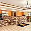 Super 8 by Wyndham Holton
