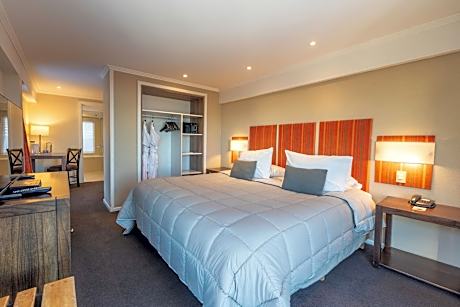 Family Room, Mountain View (2 Double Beds)