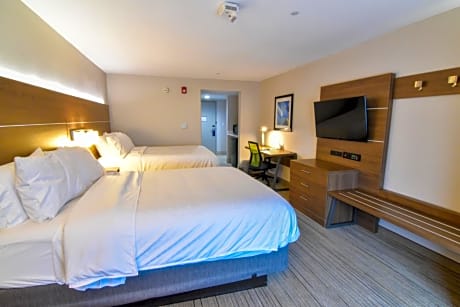Standard Queen Room with Two Queen Beds and Walk-In Shower