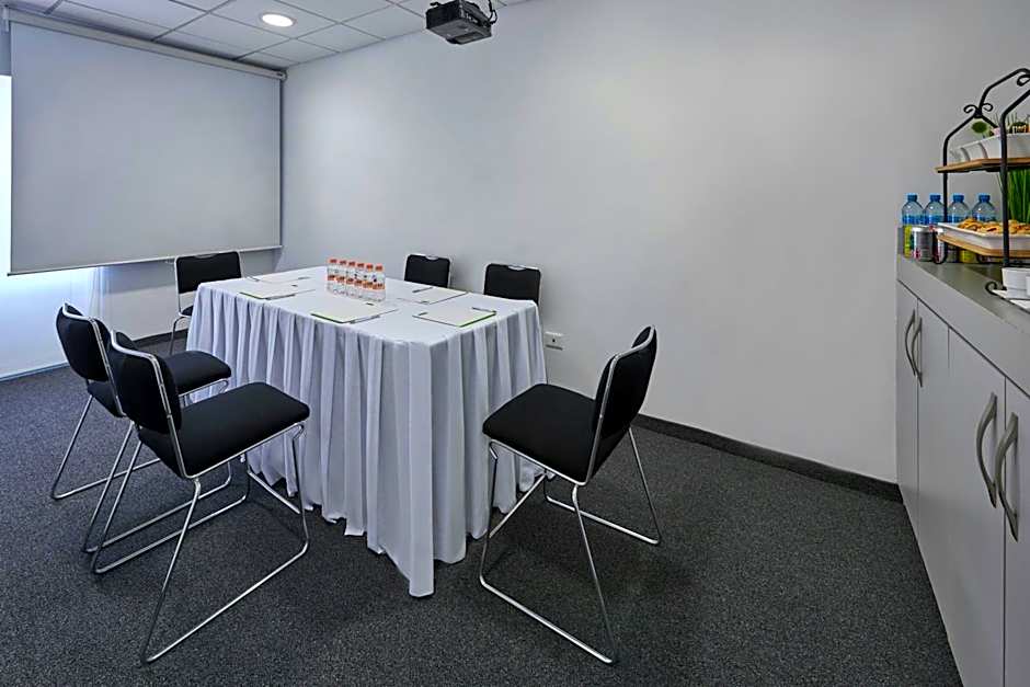 City Express Junior by Marriott Toluca Zona Industrial