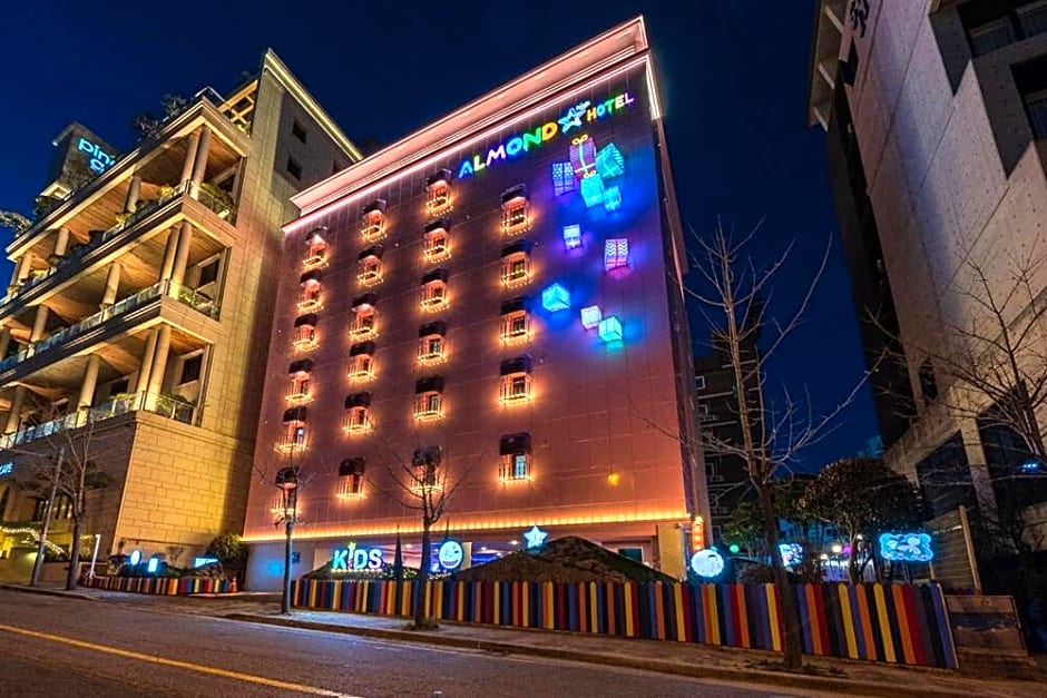 Jangyu Almond Kids Hotel