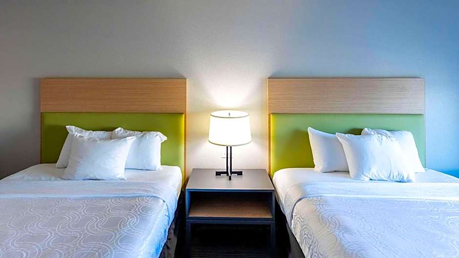 Country Inn & Suites by Radisson, Appleton Airport - Fox River Mall Area