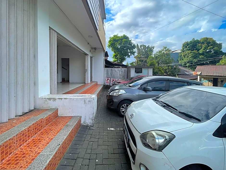 Cozy Home 2 Manado RedPartner – Manado, CA