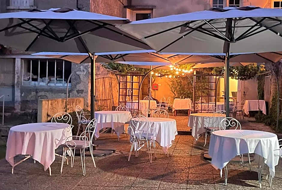 Logis Le Relais du Chapeau Rouge