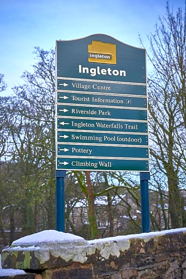 Dalecote Barn Bed and Breakfast (Bunkroom)