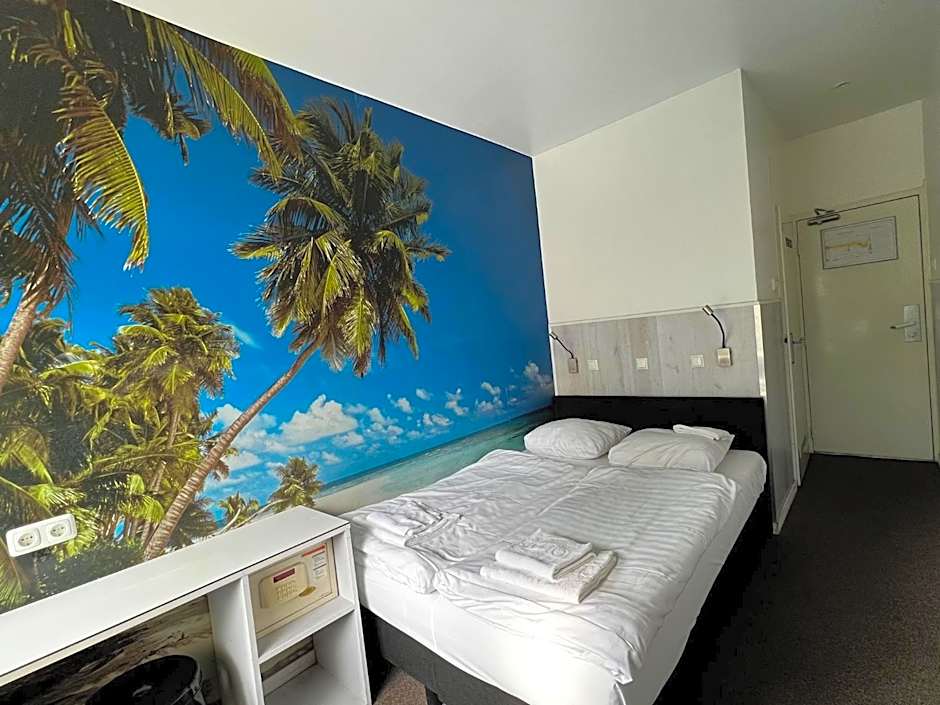 Budget Trianon Hotel