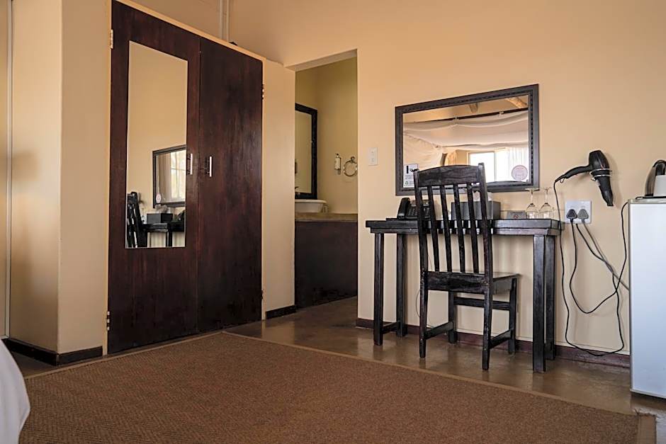 Tshukudu Game Lodge