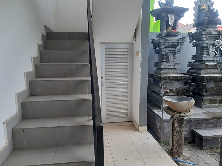 OYO 90810 Ravaya Homestay