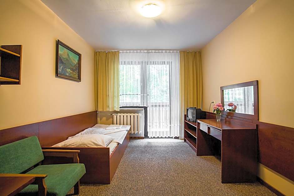 OW Inter Piast Kalbornia - z własną plażą z kąpieliskiem i przystanią