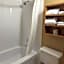 Travelodge by Wyndham Drummondville